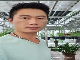 Lê Mạnh Chung (Lính Bay) với vườn hoa tiền tỷ trên sân thượng